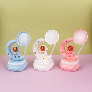 چراغ مطالعه فانتزی طرح فضایی Cosmic Man Led Table Lamp