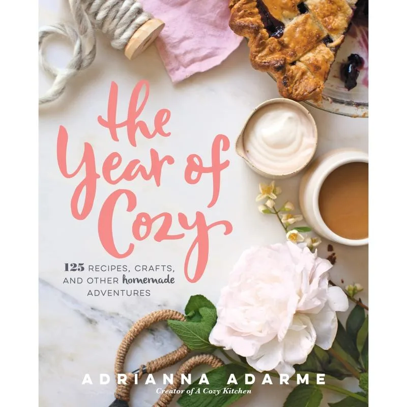 کتاب The Year of Cozy اثر Adrianna Adarme انتشارات Random House, Inc.