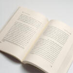 کتاب موسیقیشناسی انسانگرا؛ نگاهی به اتنوموزیکولوژی کاربردی در ایران اثر کیوان آقامحسنی انتشارات پارت